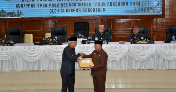 Pj Gubernur Gorontalo Serahkan Dokumen Nota Pengantar Rancangan KUA-PPAS APBDP 2024