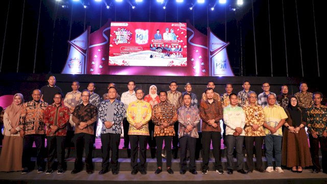 PJ Sekda Dampingi Staf Ahli Kemenkominfo RI Buka Resmi KIM FEST dan UMKM Fiesta 2024 