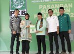 Paslon Indira Yusuf Ismail-Ilham Ari Terima B1KWK dari PKB