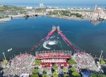 Bendera Merah Putih 7.900 Meter Membentang di Perairan Pantai Losari