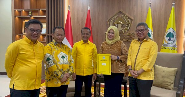 Diserahkan Bahlil Lahadalia, Andi Sudirman-Fatmawati Terima Rekomendasi Golkar 