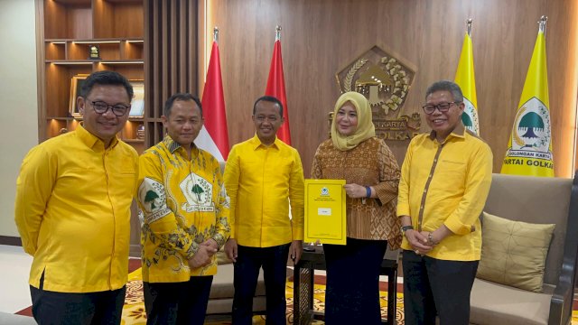 Diserahkan Bahlil Lahadalia, Andi Sudirman-Fatmawati Terima Rekomendasi Golkar 