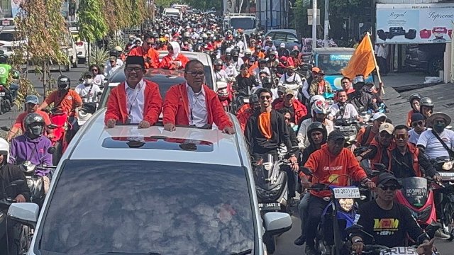 Diantar Puluhan Ribu Simpatisan Daftar ke KPU Sulsel, Danny Pomanto: Saya Rindu Orang Tua!