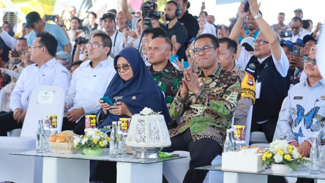 Pj Bupati Takalar Hadiri Gerakan Nasional Bulan Cinta Laut