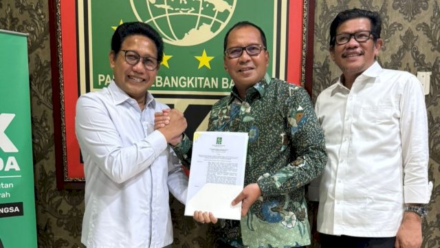 DPP PKB resmi menyerahkan dukungannya untuk Moh Ramdhan 'Danny' Pomanto-Azhar Arsyad di Pilgub Sulsel 2024. Penyerahan itu berlangsung di Kantor DPP PKB, Jakarta, pada Kamis (1/8/2024). (Istimewa) 