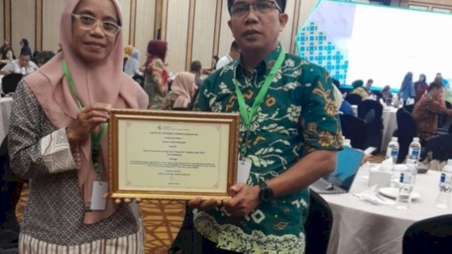 DPM PTSP Makassar Raih Penghargaan Dari Kementerian Kesehatan 