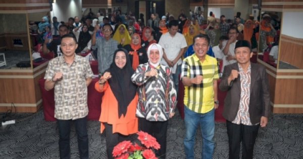 Bareng Wahab Tahir, Indira Yusuf Ismail Sosialisasikan Perda Penyelengaraan Pendidikan