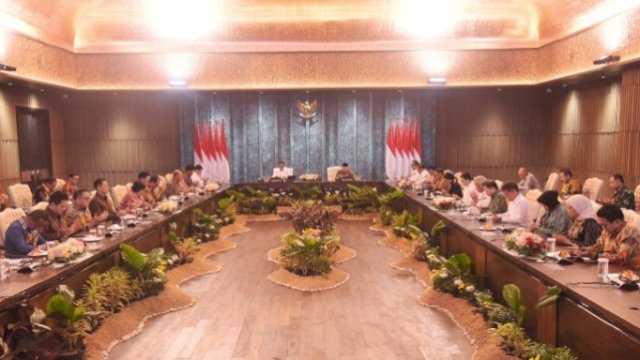 Jokowi Pimpin Sidang Kabinet Pertama di IKN