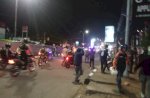 Demo Mahasiswa di Makassar Berakhir Ricuh, Polisi Pukul Mundur Massa 