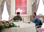 Prabowo Subianto Undang Anwar Ibrahim Hadir di Pelantikannya Sebagai Presiden RI