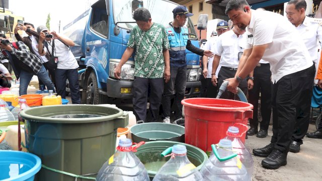 Andi Arwin Azis Respons Kekeringan di Kecamatan Tallo, PDAM Siapkan 5 Juta Liter Perhari 