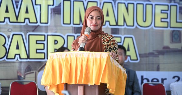 Bupati Indah Resmikan Penahbisan Gereja Toraja di Salassa