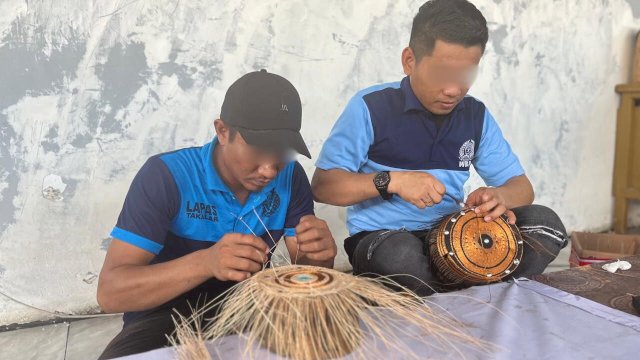 Produksi Songkok Anyam di Lapas Takalar Meningkat, Capai 40 Buah per Bulan