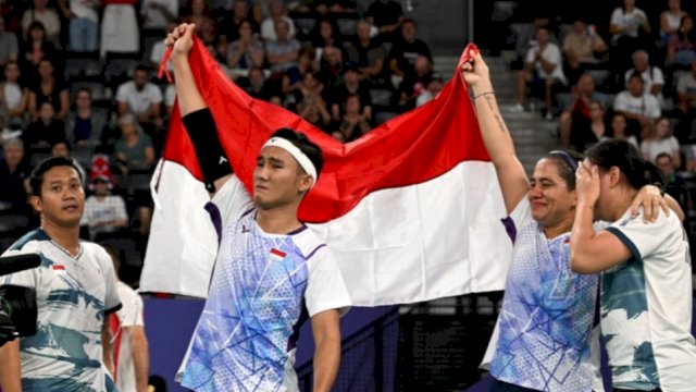 Leani Ratri/Hikmat Ramdani Pecahkan Rekor dengan Emas Perdana di Paralimpiade 2024