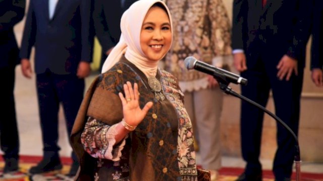 Jokowi Lantik Aida Suwandi Budiman sebagai Anggota Dewan Komisioner LPSK