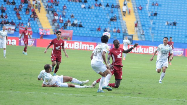 Usai Ditahan Imbang Persib, Bernardo Tavares Keluhkan Rumput Batakan 