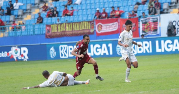 Tumbang Dari Arema, Bernardo Tavares Heran Wasit Tidak Beri Penalti ke PSM 