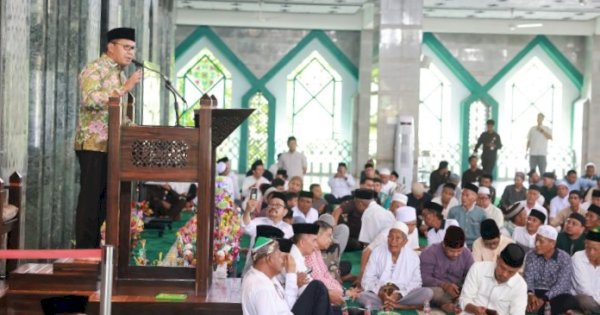 Danny Pomanto Maulid Bareng Pengurus dan Jemaah Masjid Al-Markaz