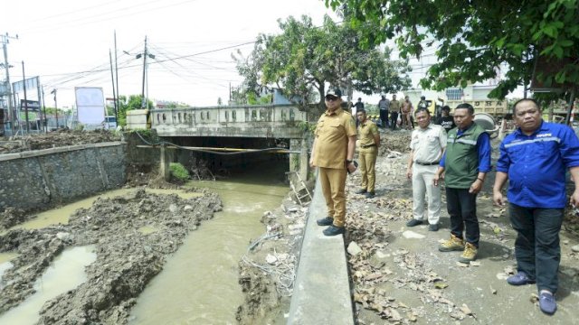 Pj Wali Kota Palopo dan Kadis PUPR Tinjau Pekerjaan Talud Dan Normalisasi Sungai