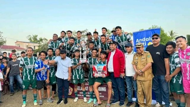 Bupati Maros Hadiri Penutupan Turnamen Sepak Bola Alatengae Cup, Minasabaji Juara