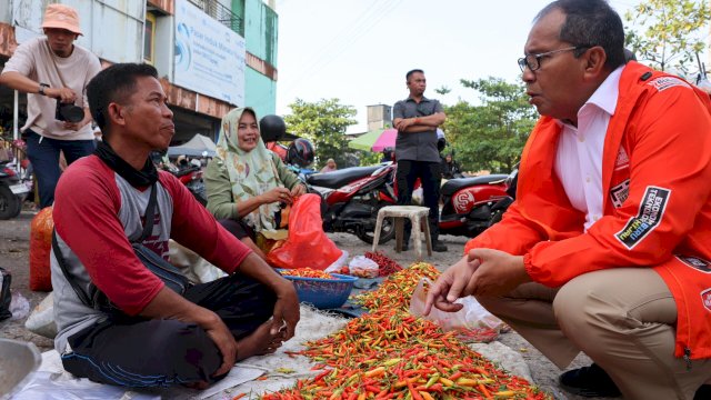 Kampanye di Pasar Sungguminasa, Danny Pomanto Tampung Aspiraai Pedagang