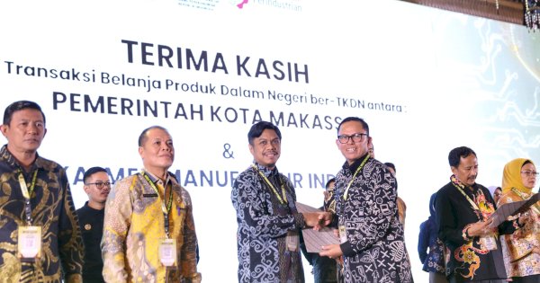 Pj Sekda Makassar Terima Penghargaan atas Dukungan Pemkot Makassar pada Produk TKDN