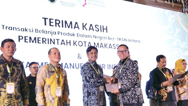 Pj Sekda Makassar Terima Penghargaan atas Dukungan Pemkot Makassar pada Produk TKDN