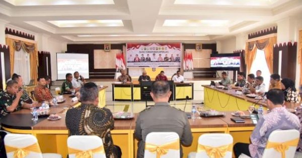 Pj Gubernur Gorontalo Rudy Salahuddin Minta KPU dan Bawaslu Kawal Ketat Penyaluran Logistik Pilkada 