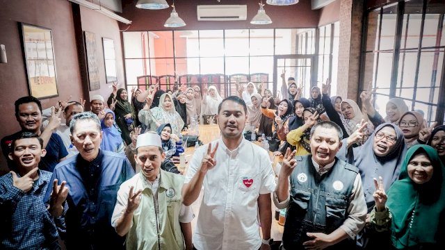 Andi Seto saat memenuhi undangan silaturahmi dan berdialog dengan Rumah Quran Lembaga Harapan Umat di Kampung Kuliner, Jalan AP Pettarani, pada Kamis (17/10/2024).