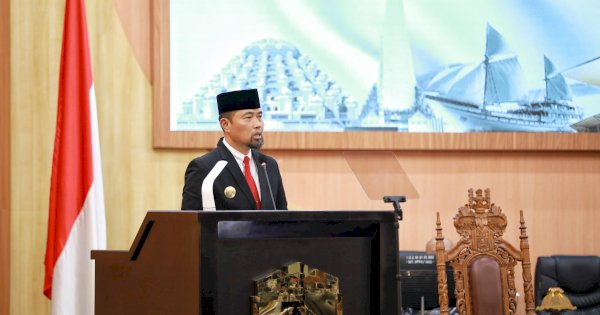 DPRD Makassar Tetapkan Pimpinan Definitif dan Bentuk 9 Fraksi, Ini Pesan Arwin Azis