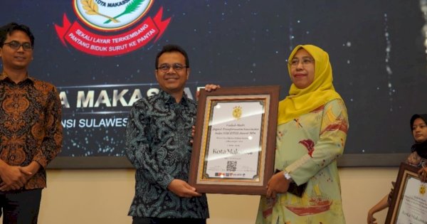 Pemkot Makassar Raih Penghargaan 10 Pemerintah Daerah Terbaik GM-DTGI 2024