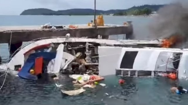 Lima Orang Dilaporkan Tewas Dalam Kebakaran Kapal Rombongan Cagub Malut 