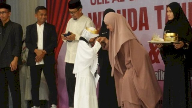 Bupati Lutra Hadiri Wisuda 38 Siswa SDIT Ulil Al-Baab Masamba