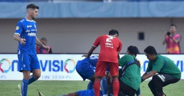 Tavares Puji Tim Medis Persebaya Usai Tyronne Del Pino Sempat Kolaps di Lapangan