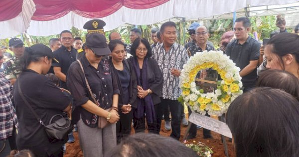 Kompol Anumerta Ryanto Ulil Anshar Dimakamkan di Makassar, Keluarga Kenang Perjuangan Almarhum