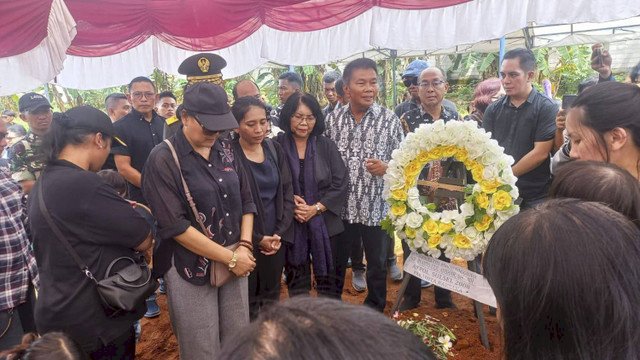 Kompol Anumerta Ryanto Ulil Anshar Dimakamkan di Makassar, Keluarga Kenang Perjuangan Almarhum