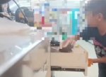 Terekam Kamera, Seorang Bocah Mencuri Uang Segepok dari Laci Kasir Minimarket 