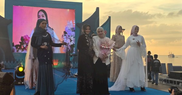 Dispar Gelar Clothing Day 2024, Gandeng World Of Chayra Tampilkan Hijab Bergambar Pinisi Hingga Rotterdam