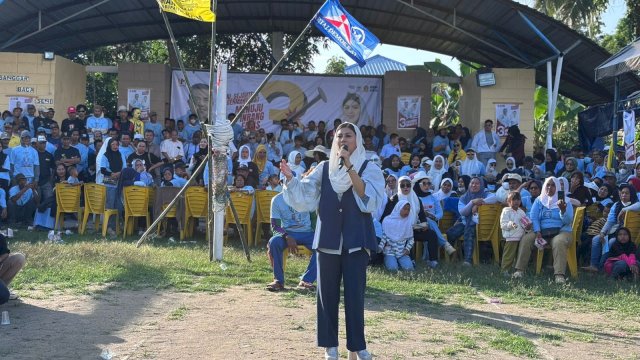 Andi Hastri Panas-panasan Saat Kampanye: Kalau Rakyatku Tidak Makan Ikan Besar, Saya Juga Tidak