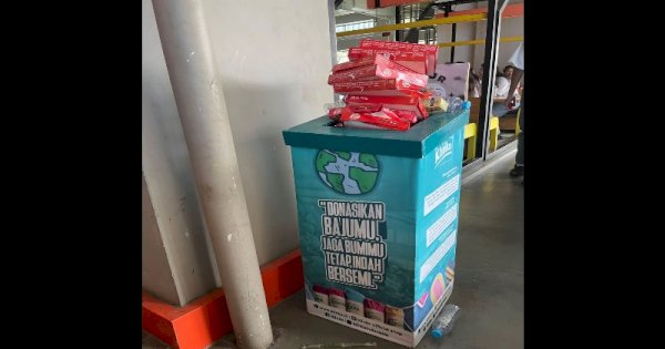 Viral Kotak Donasi Baju Malah Dipenuhi Tumpukan Sampah, Netizen: Darurat Membaca 