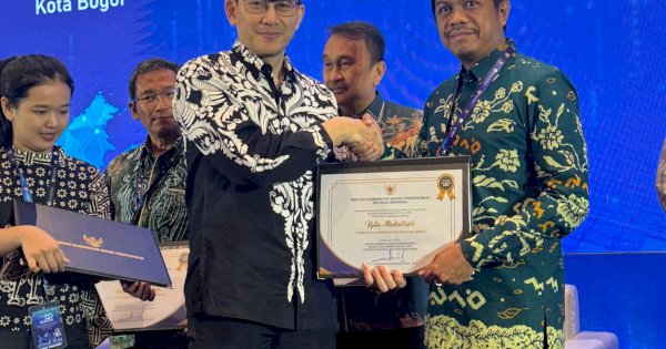 Kepala Bapenda Makassar Terima Penghargaan TP2DD Yang Ketiga Kalinya Dibidang Digitalisasi Daerah