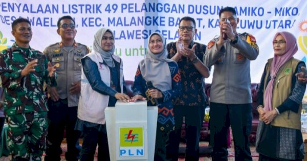 Bupati Indah Resmikan Listrik Desa Berteknologi SuperSUN