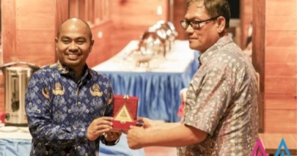 Kadispar Makassar Sambut Peserta ICAS 2024 Dengan Sailing di Pantai Losari