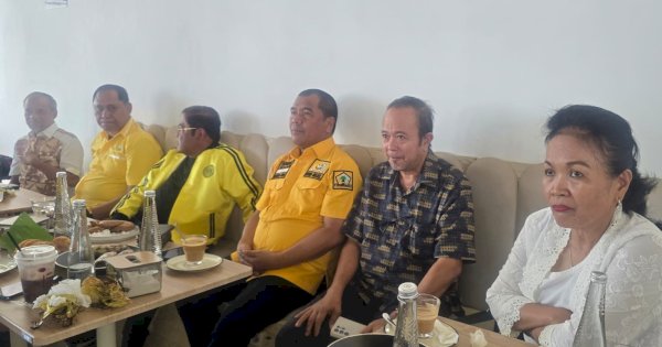 Waketum DPP Golkar Ngopi Santai di Caffe &#8220;Kopitawa&#8221; Ratulangi Bahas Kemajuan Partai