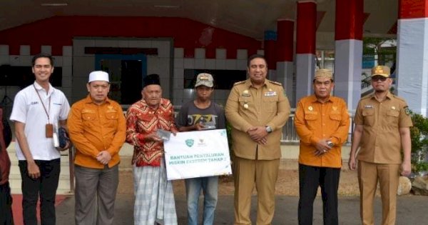 Pemkab-Baznas Salurkan Bantuan untuk Entas Kemiskinan Esktrem di Maros