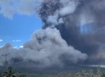 Erupsi Gunung Lewotobi Laki-laki: Kolom Abu Setinggi 5 Km, Peringatan Potensi Banjir Lahar