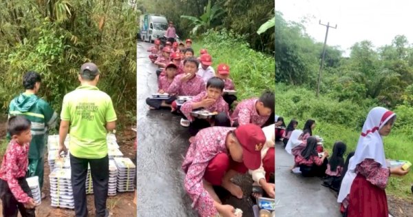 Akses Menuju Sekolah Sulit, Siswa SD Ini Menikmati Makan Siang Gratis di Pinggir Jalan 