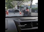 Pengendara Motor Ini Pukul Diri Sendiri Berulang Kali, Diduga Demi Hindari Microsleep 