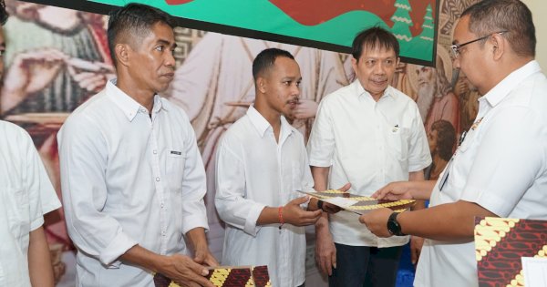 4 Warga Binaan Rutan Makassar Terima Remisi Khusus dan Pengurangan Masa Pidana Dihari Natal