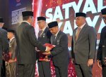Berkat Dedikasi, Kadispar Makassar Muhammad Roem Raih Satyalancana Karya Satya dari Presiden RI
